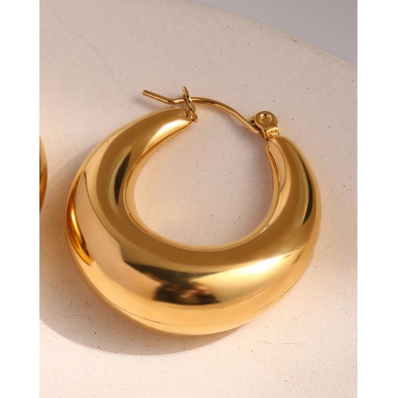 18K Gold Plated Smooth Stainless Steel Hoop Earrings - Picture 3 of 5